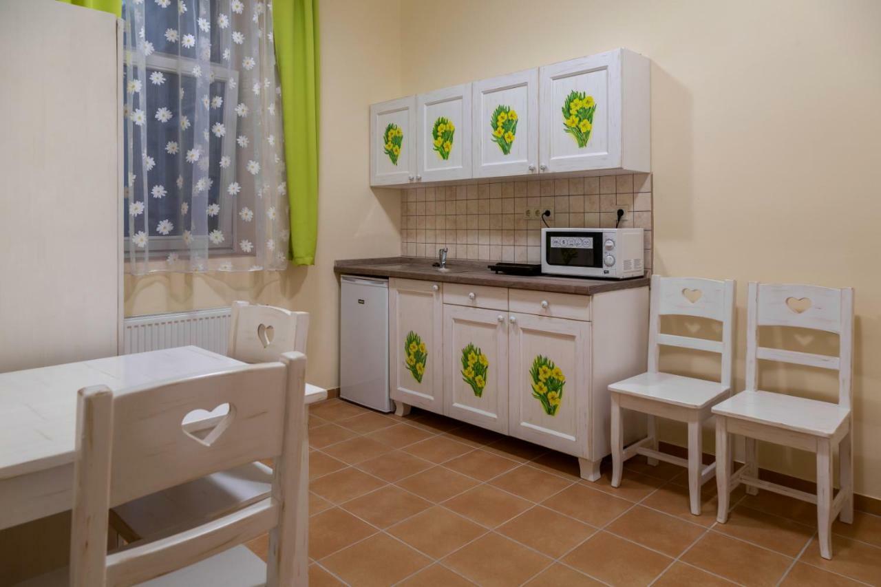 Balzsam Apartmanhaz Harkány Buitenkant foto