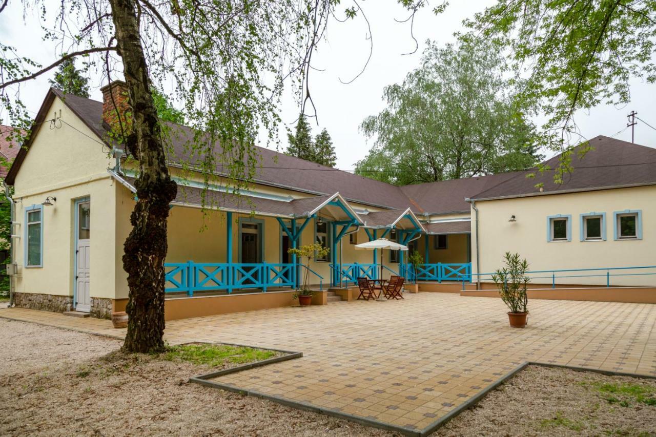 Balzsam Apartmanhaz Harkány Buitenkant foto