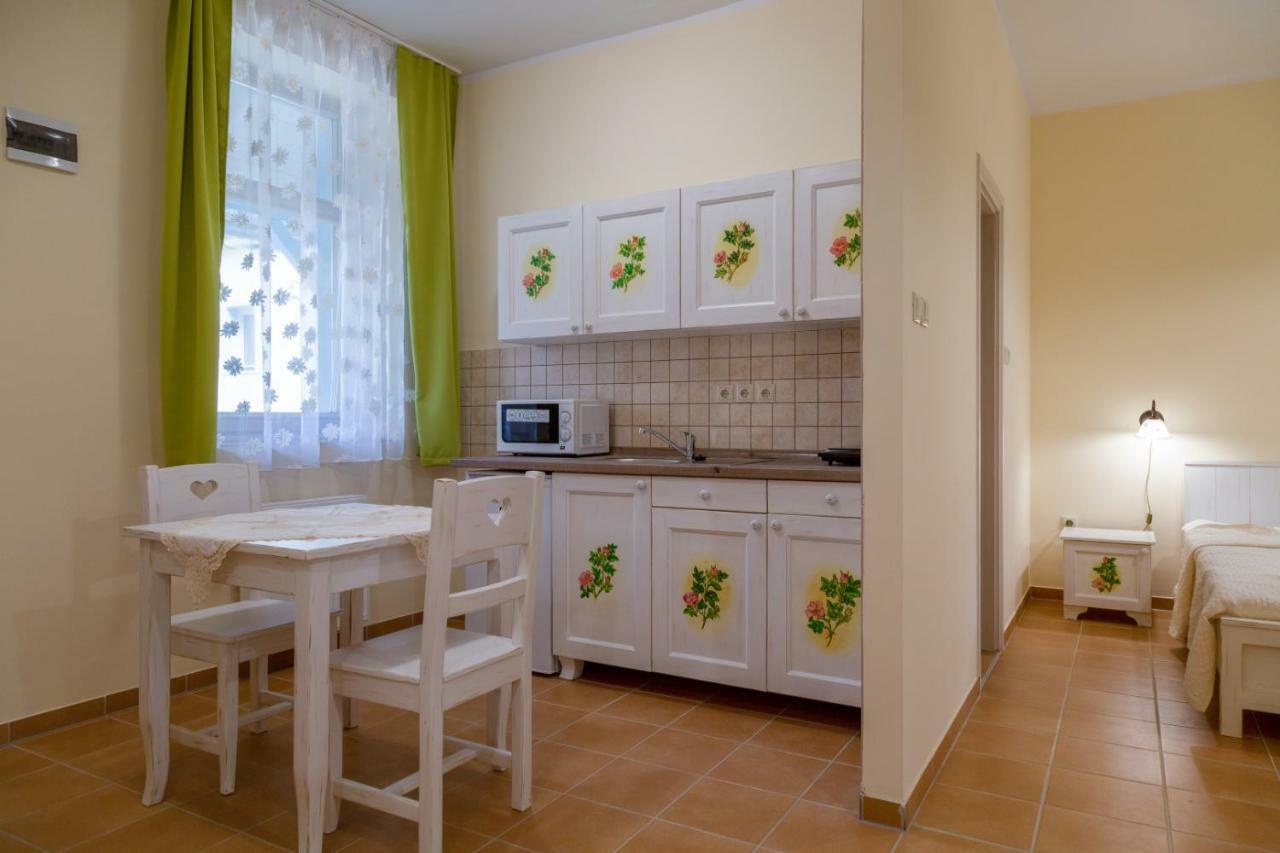 Balzsam Apartmanhaz Harkány Buitenkant foto