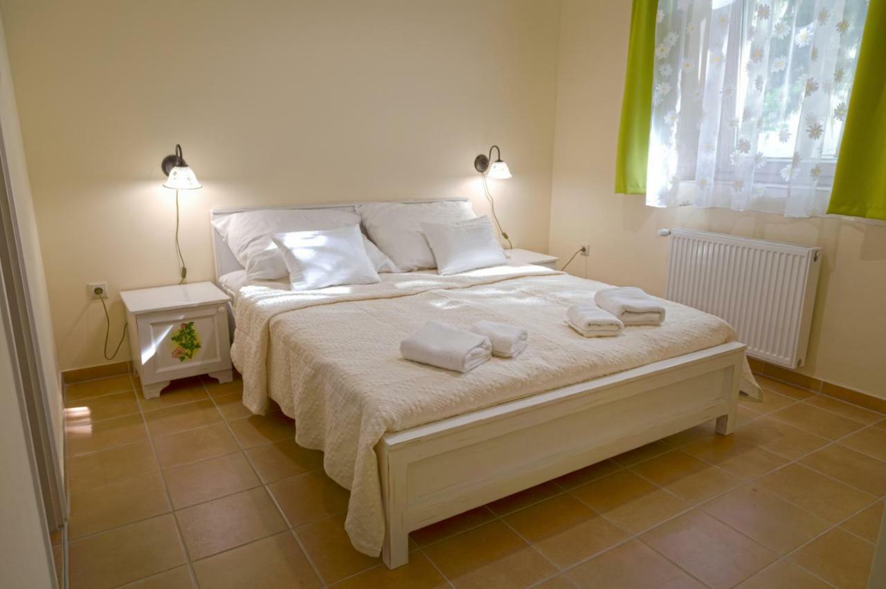 Balzsam Apartmanhaz Harkány Buitenkant foto