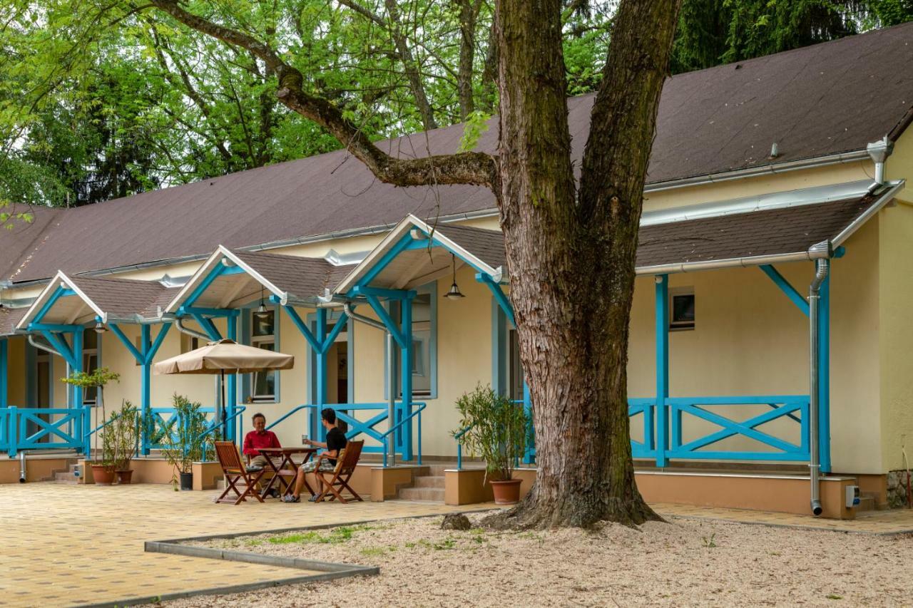 Balzsam Apartmanhaz Harkány Buitenkant foto
