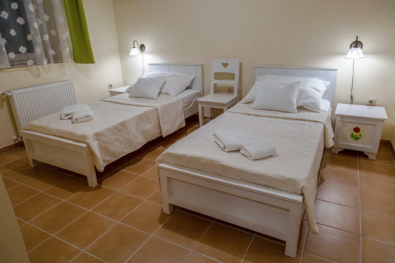 Balzsam Apartmanhaz Harkány Buitenkant foto