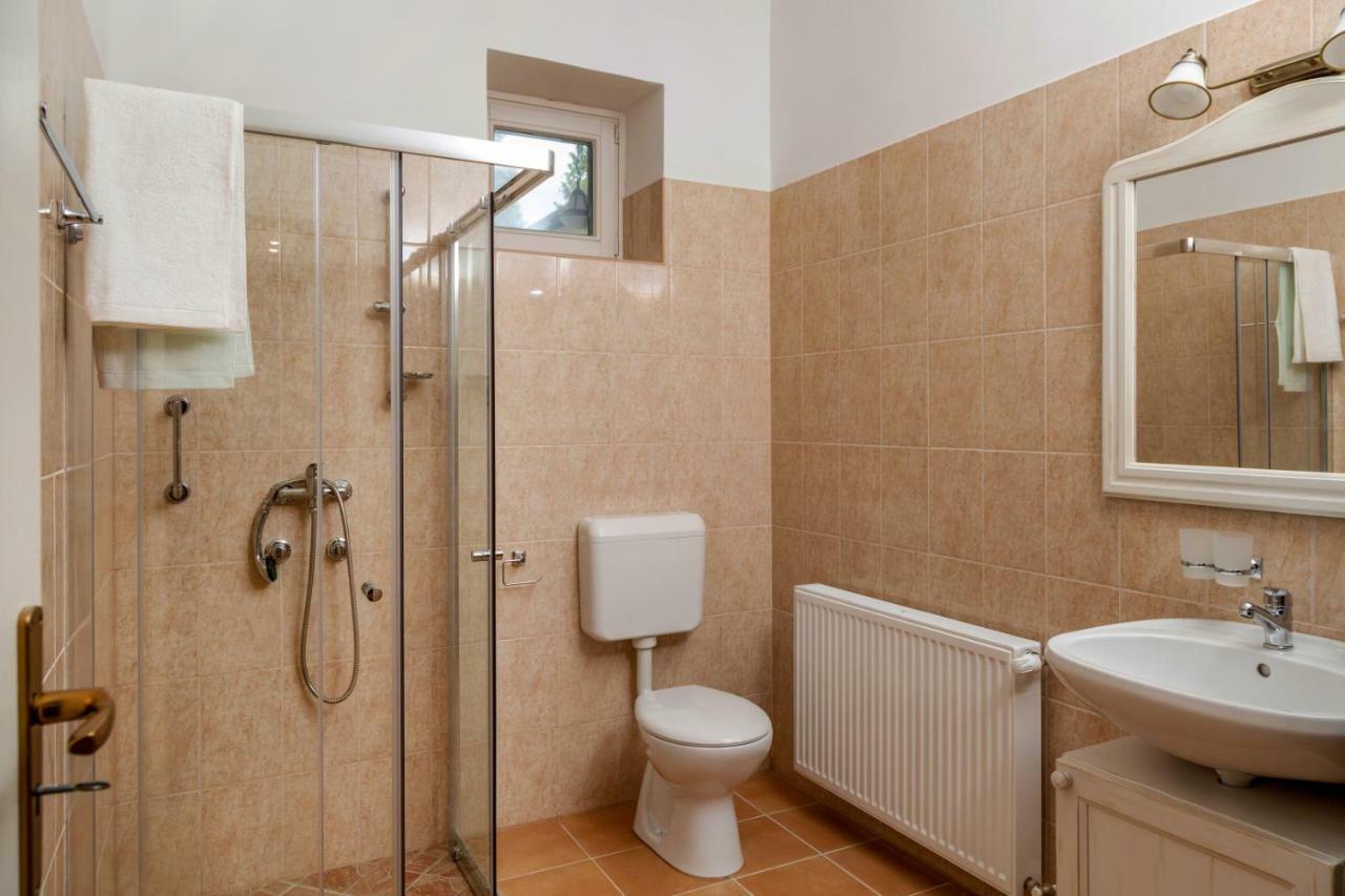 Balzsam Apartmanhaz Harkány Buitenkant foto