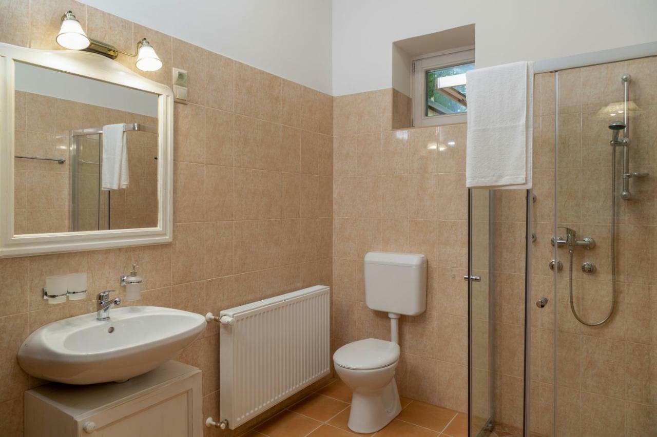 Balzsam Apartmanhaz Harkány Buitenkant foto