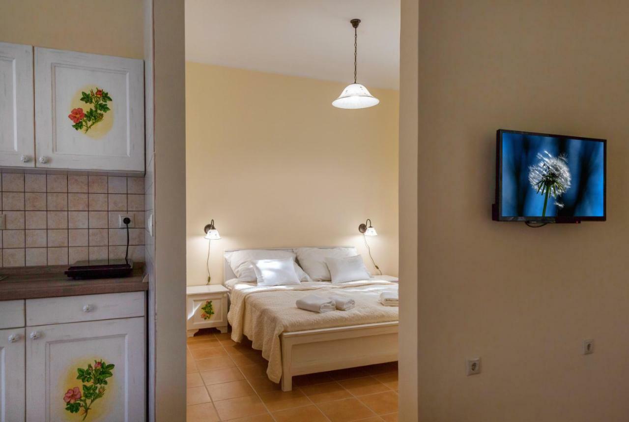 Balzsam Apartmanhaz Harkány Buitenkant foto