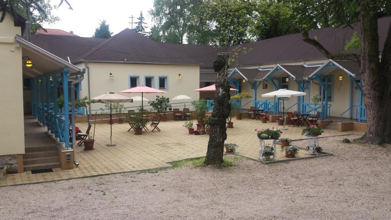 Balzsam Apartmanhaz Harkány Buitenkant foto